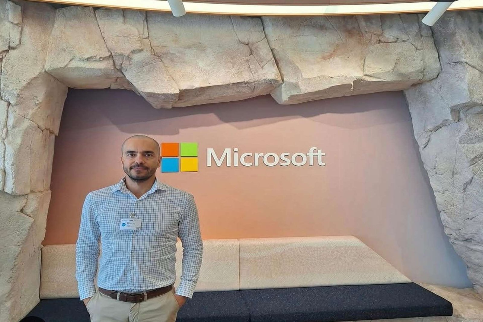 Altanir da Silva, certified Microsoft Power Platform consultant, at the Microsoft office